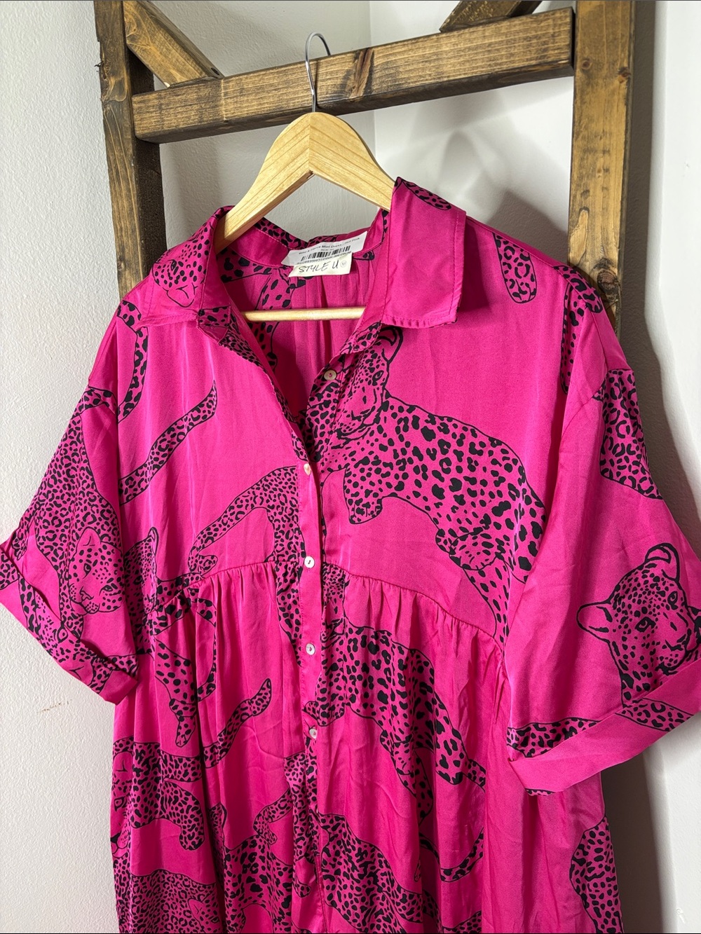 Style U Hot Pink Leopard-Print Button Mini Dress Size M - Picture 2 of 5